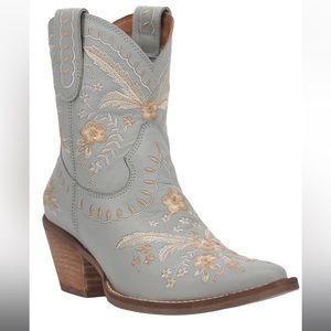 NIB Dingo Floral Cowgirl Boots in Primrose